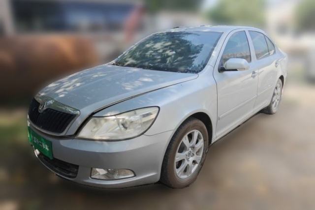 Skoda Octavia 2012 2.0L Manual Yijie Version مستعملة