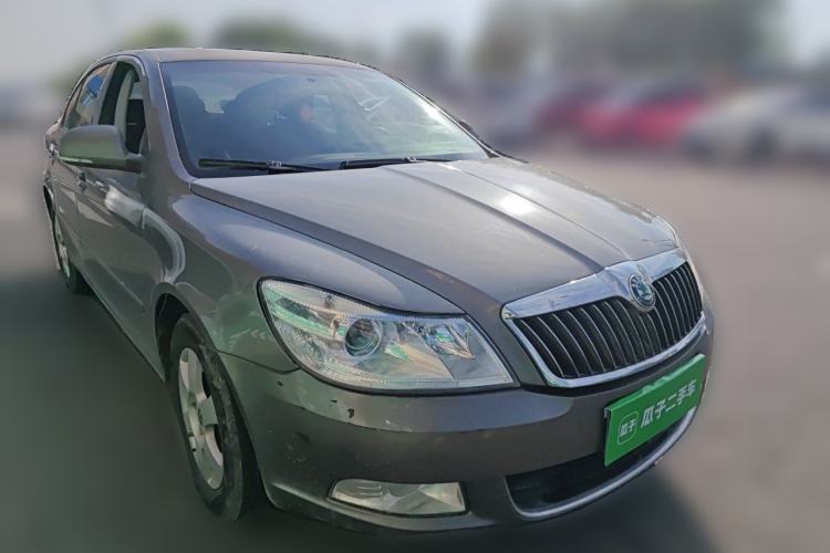 Used Skoda Octavia 2012 1.6L Automatic Yijie Edition Front Right 45 Deg