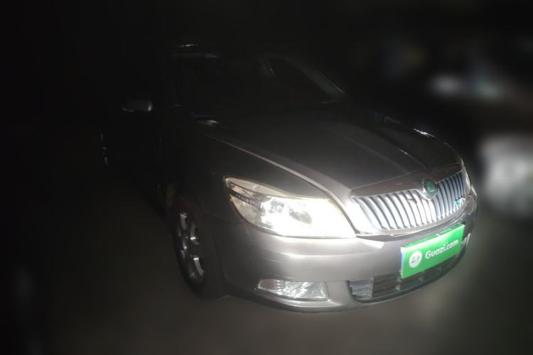 Used Skoda Octavia 2012 1.6L Automatic Yijie Edition Front Right 45 Deg