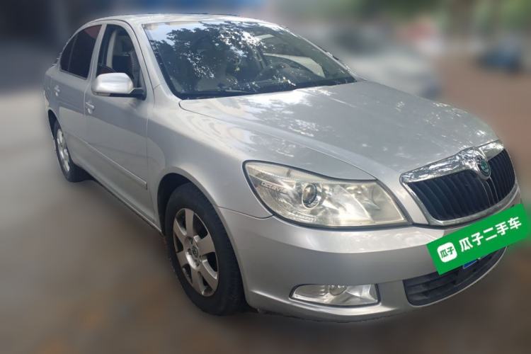 Used Skoda Octavia 2012 1.6L Manual Eado Edition Front Right 45 Deg