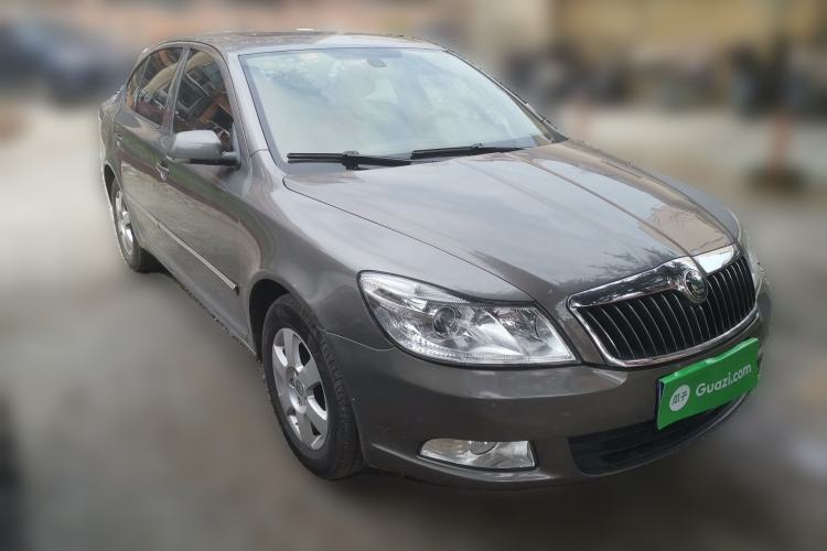 Used Skoda Octavia 2012 1.6L Manual Yijun Edition Front Right 45 Deg