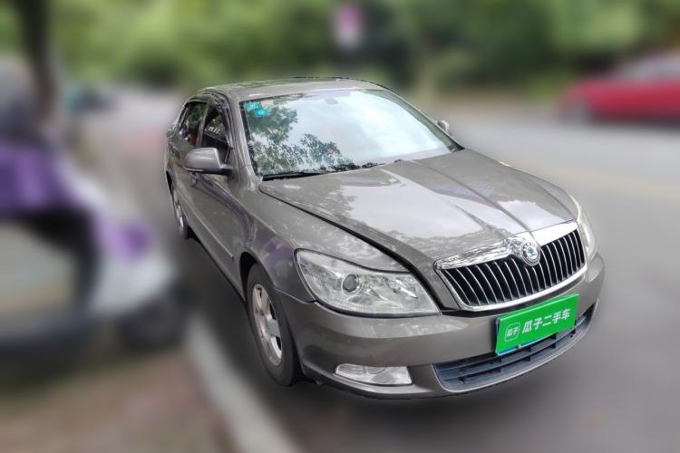 Used Skoda Octavia 2012 1.6L Automatic Yijun Edition Front Right 45 Deg
