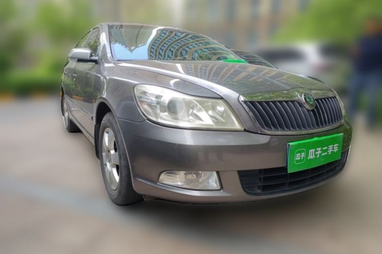 Used Skoda Octavia 2012 1.6L Manual Yijun Edition Front Right 45 Deg