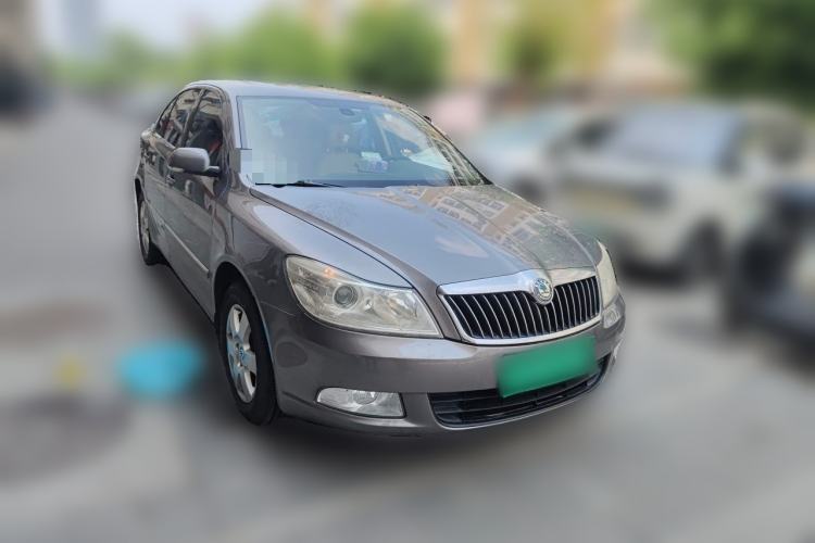 Used Skoda Octavia 2012 1.6L Automatic Yijun Edition Front Right 45 Deg
