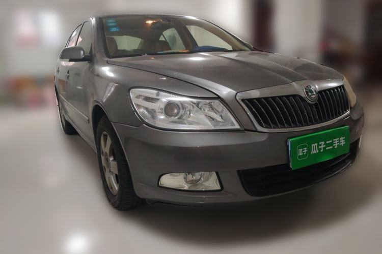 Used Skoda Octavia 2012 1.6L Automatic Yijun Edition Front Right 45 Deg