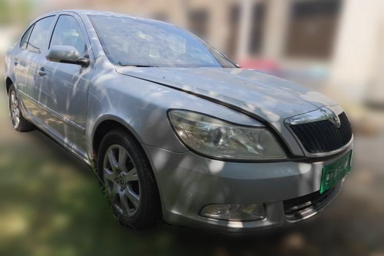 Used Skoda Octavia 2012 2.0L Manual Yijie Version Front Right 45 Deg