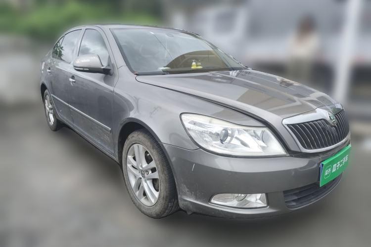 Used Skoda Octavia 2012 1.4TSI Manual - Yijun Edition Front Right 45 Deg