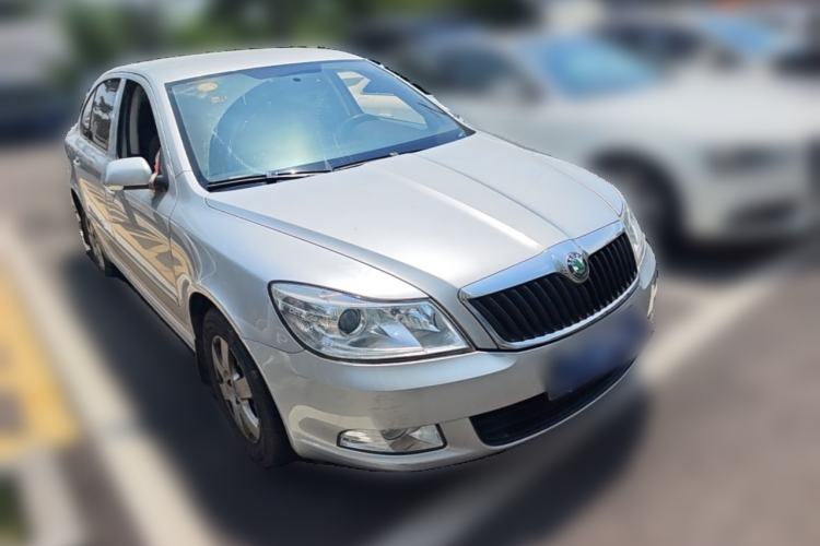 Used Skoda Octavia 2012 1.6L Automatic Yijie Edition Front Right 45 Deg