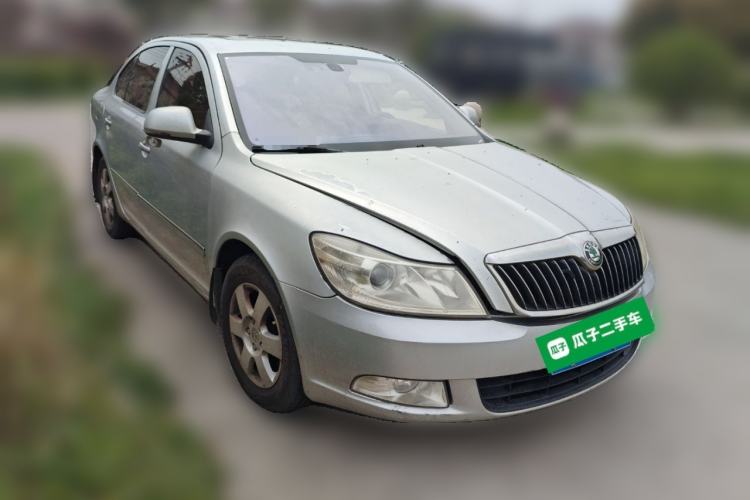 Used Skoda Octavia 2012 1.6L Automatic Yijun Edition Front Right 45 Deg