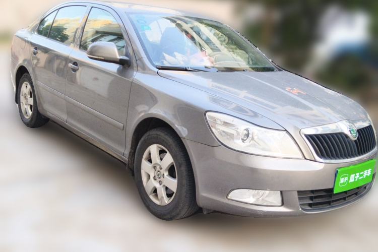 Used Skoda Octavia 2012 1.6L Automatic Yijie Edition Front Right 45 Deg