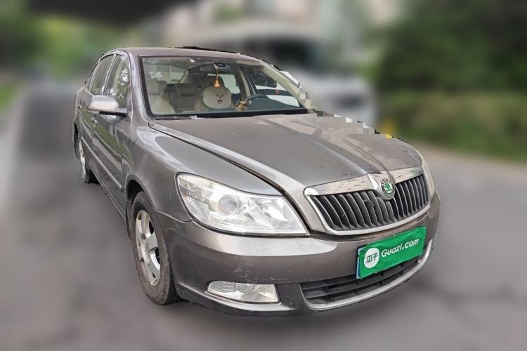 Used Skoda Octavia 2012 1.6L Automatic Yijun Edition Front Right 45 Deg