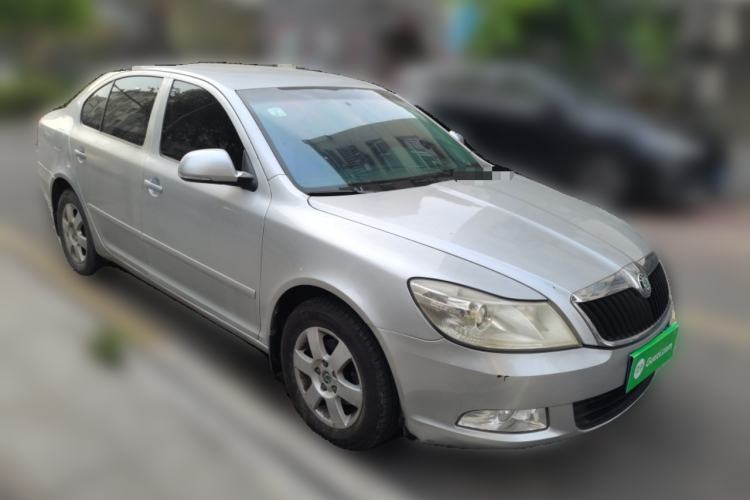Used Skoda Octavia 2012 1.6L Automatic Yijie Edition Front Right 45 Deg