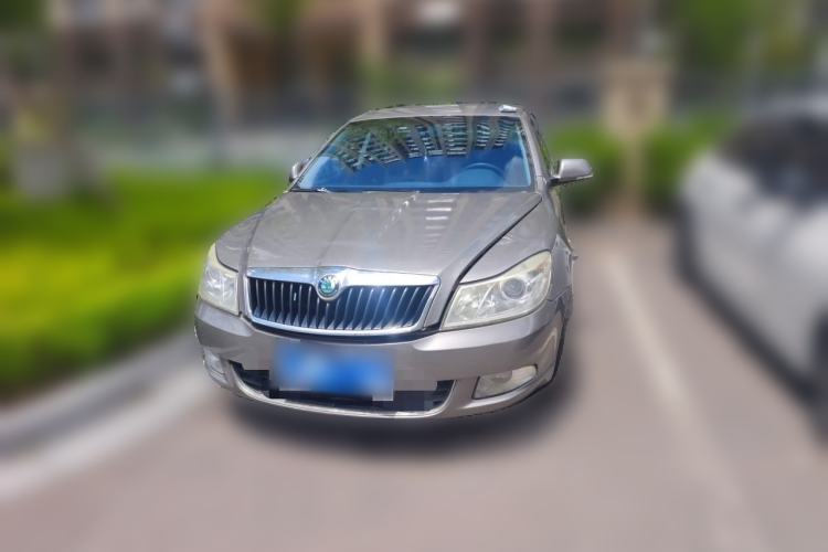Used Skoda Octavia 2012 1.6L Automatic Yijie Edition Front Right 45 Deg