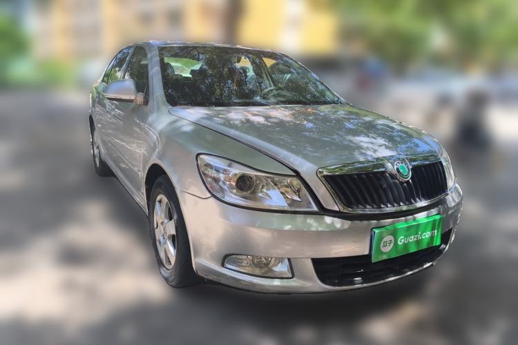 Used Skoda Octavia 2012 1.6L Manual Yijie Edition Front Right 45 Deg