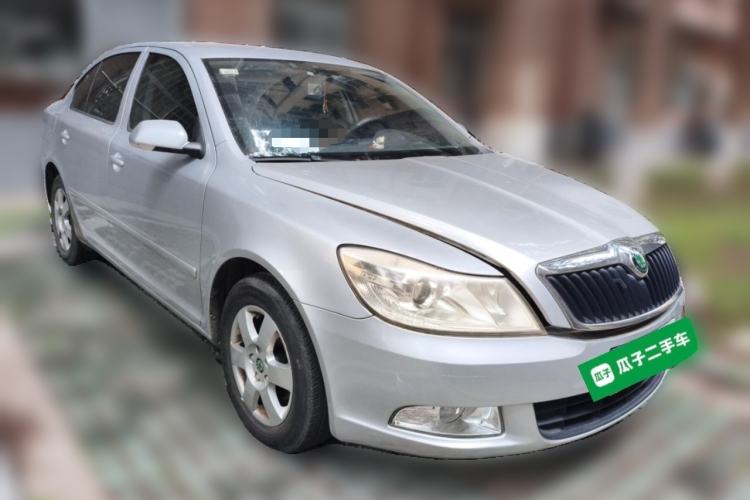 Used Skoda Octavia 2012 1.6L Manual Yijie Edition Front Right 45 Deg