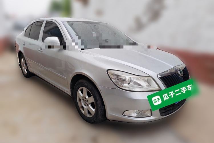 Used Skoda Octavia 2012 1.6L Manual Yijie Edition Front Right 45 Deg
