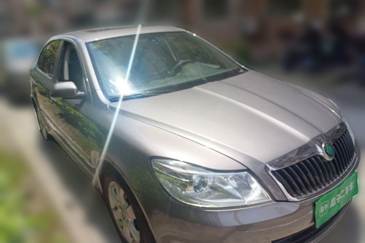 Used Skoda Octavia 2012 1.4TSI DSG Yijun Edition Front Right 45 Deg