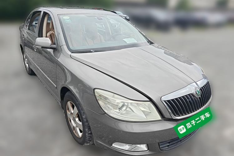Used Skoda Octavia 2012 1.6L Automatic Yijun Edition Front Right 45 Deg