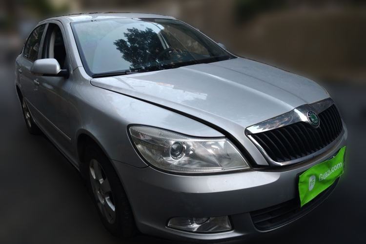 Used Skoda Octavia 2012 1.6L Automatic Yijie Edition Front Right 45 Deg
