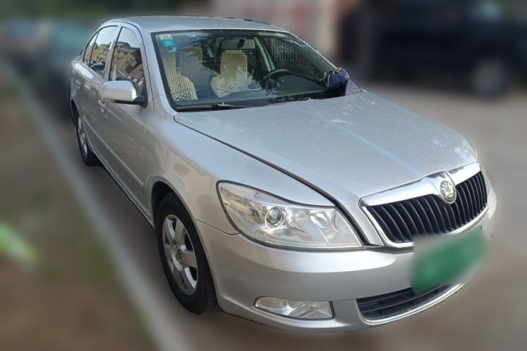 Used Skoda Octavia 2012 1.6L Automatic Yijie Edition Front Right 45 Deg