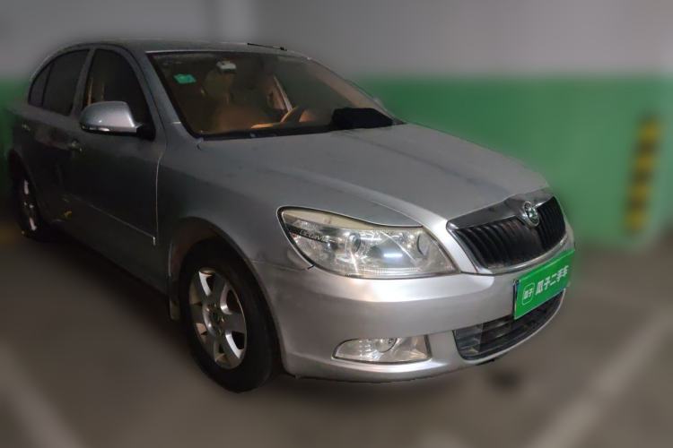 Used Skoda Octavia 2012 1.6L Manual Yijie Edition Front Right 45 Deg