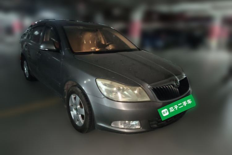 Used Skoda Octavia 2012 1.6L Manual Eado Edition Front Right 45 Deg