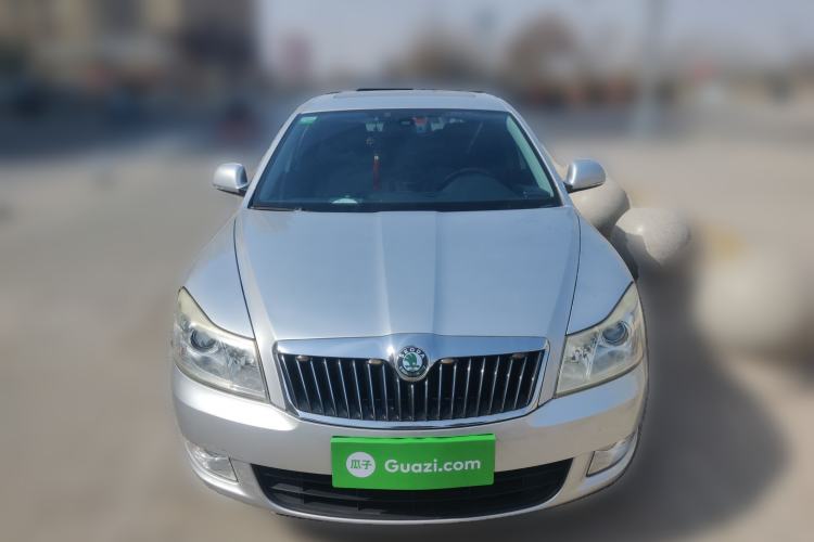 Used Skoda Octavia 2012 1.6L Manual Yijun Edition Front