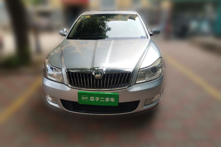 Used Skoda Octavia 2012 1.6L Manual Yijun Edition Front