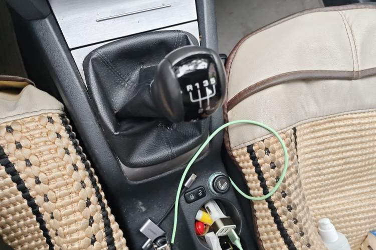 Used Skoda Octavia 2012 1.6L Manual Yijie Edition Gear Lever
