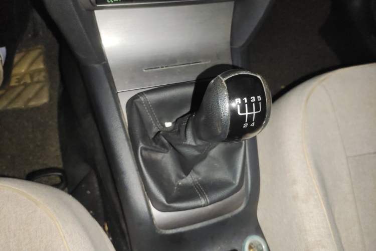 Used Skoda Octavia 2012 1.6L Manual Yijie Edition Gear Lever
