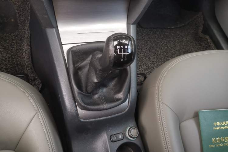 Used Skoda Octavia 2012 1.6L Manual Yijun Edition Gear Lever
