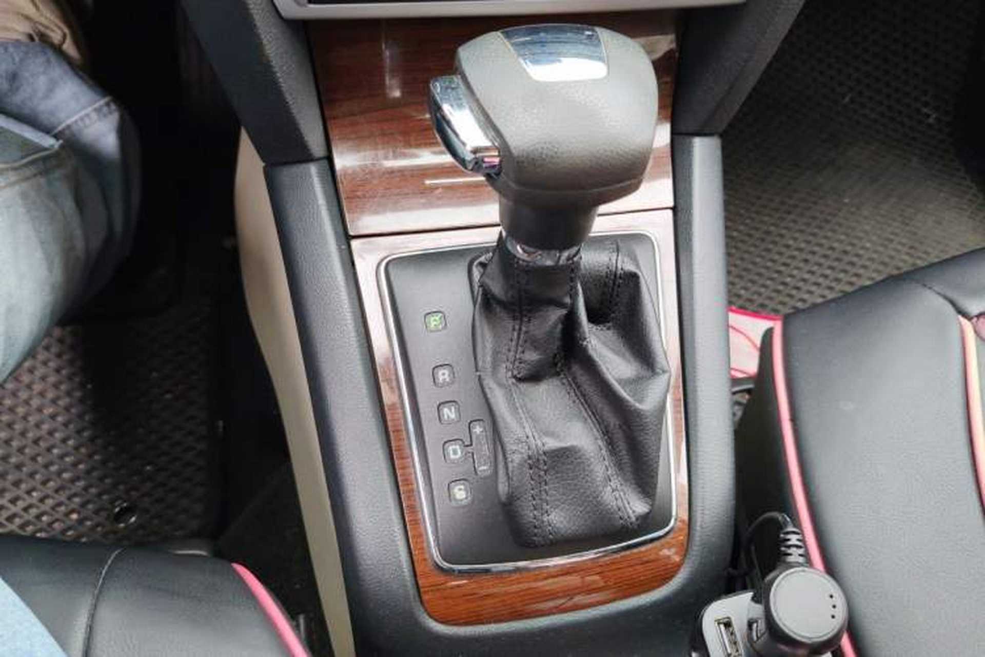 Used Skoda Octavia 2012 1.6L Automatic Yijun Edition Gear Lever