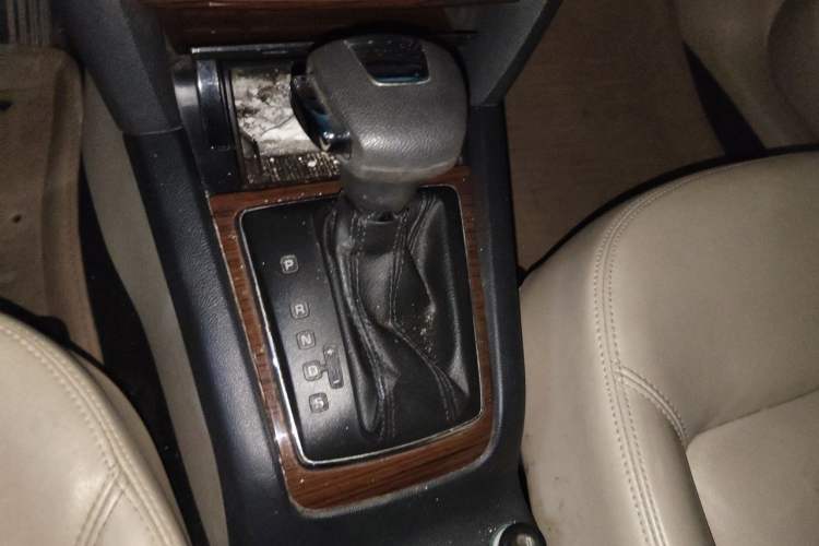 Used Skoda Octavia 2012 1.6L Automatic Yijie Edition Gear Lever