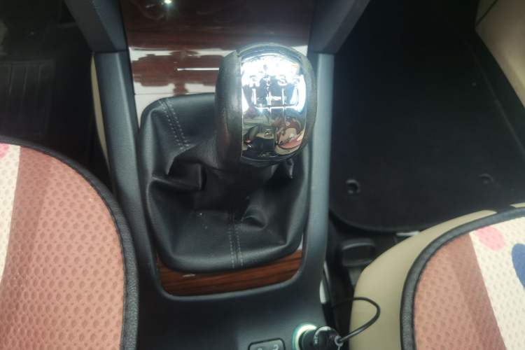 Used Skoda Octavia 2012 1.6L Manual Yijun Edition Gear Lever