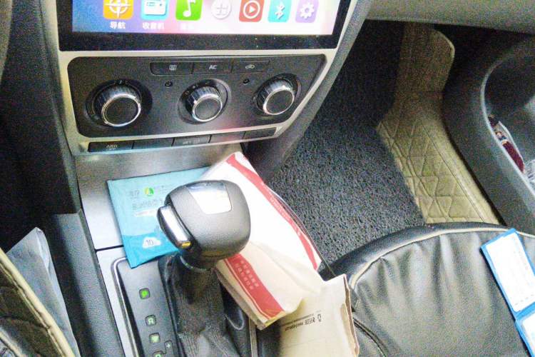 Used Skoda Octavia 2012 1.6L Automatic Yijie Edition Gear Lever