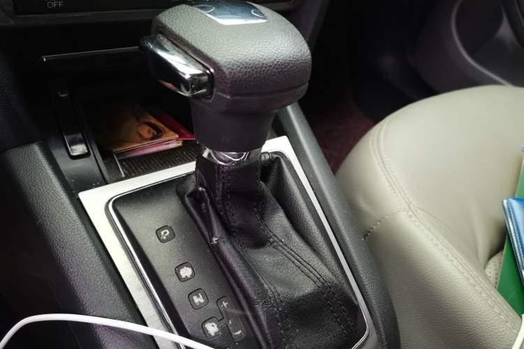 Used Skoda Octavia 2012 1.6L Automatic Yijie Edition Gear Lever