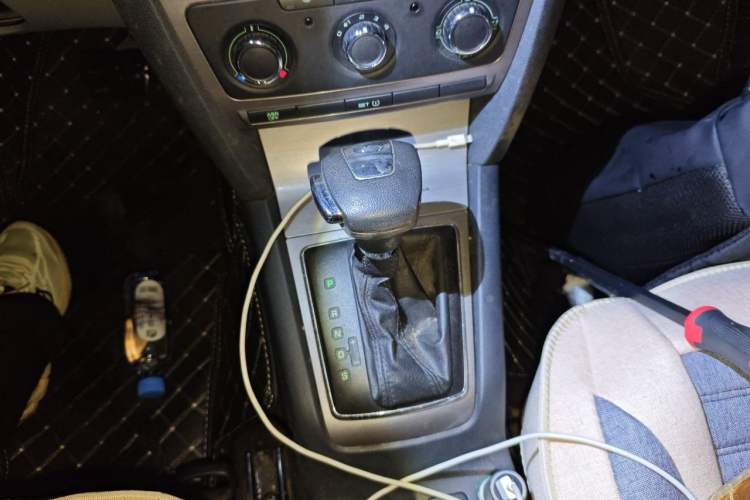 Used Skoda Octavia 2012 1.6L Automatic Yijie Edition Gear Lever