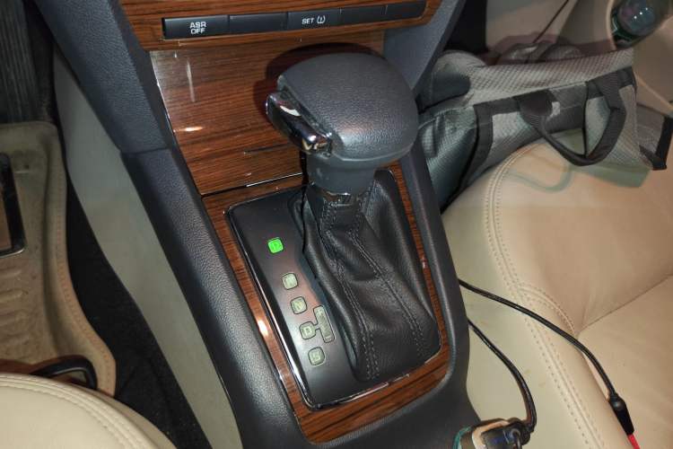 Used Skoda Octavia 2012 1.6L Automatic Yijun Edition Gear Lever