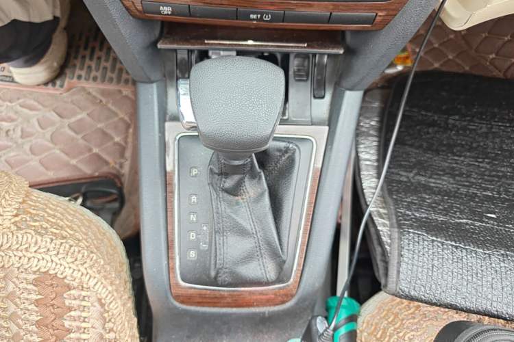 Used Skoda Octavia 2012 1.6L Automatic Yijun Edition Gear Lever
