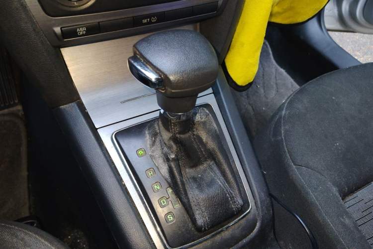 Used Skoda Octavia 2012 1.6L Automatic Yijie Edition Gear Lever