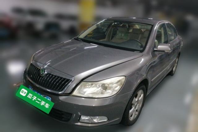 Ojetý Skoda Octavia 2012 1.4TSI DSG Yijun Edition
