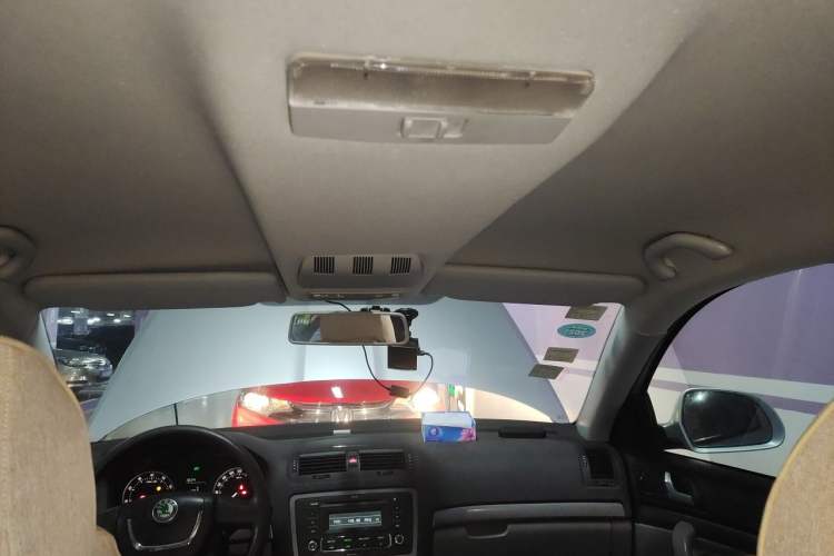 Used Skoda Octavia 2012 1.6L Manual Yijie Edition Headliner