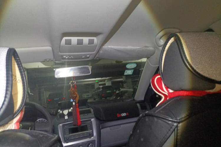 Used Skoda Octavia 2012 1.6L Manual Eado Edition Headliner