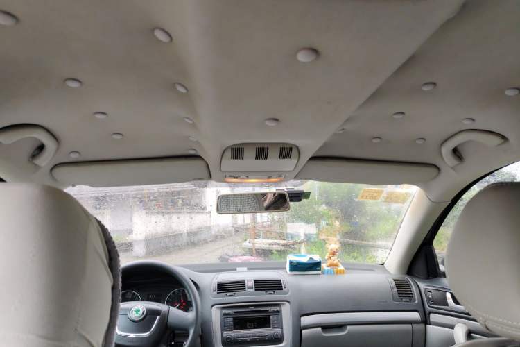 Used Skoda Octavia 2012 1.6L Manual Eado Edition Headliner
