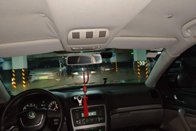 Used Skoda Octavia 2012 1.6L Automatic Yijie Edition Headliner