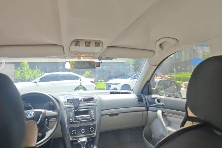 Used Skoda Octavia 2012 1.6L Automatic Yijie Edition Headliner