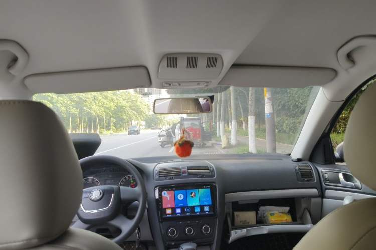 Used Skoda Octavia 2012 2.0L Automatic Yijie Version Headliner