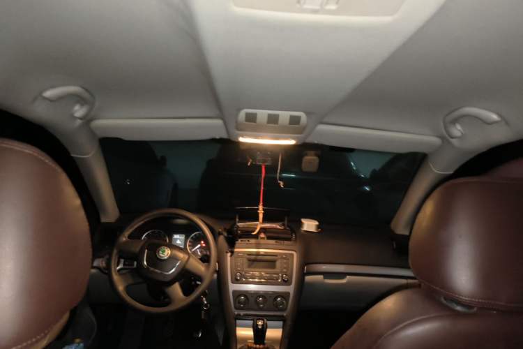 Used Skoda Octavia 2012 1.6L Manual Eado Edition Headliner
