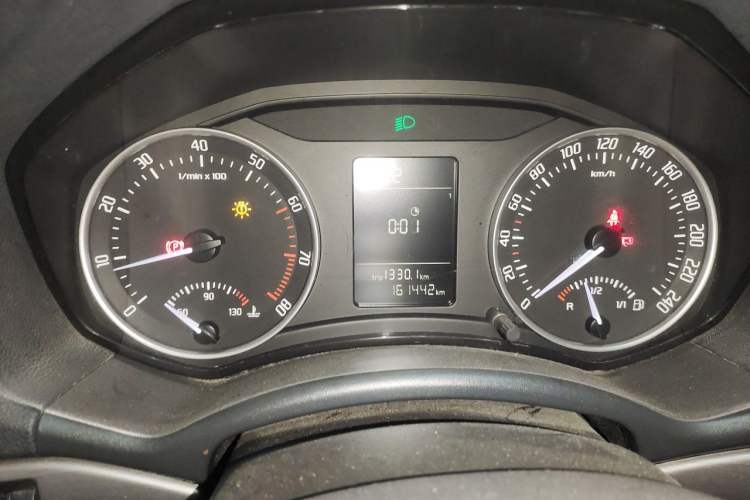 Used Skoda Octavia 2012 1.6L Manual Yijie Edition Instrument Cluster