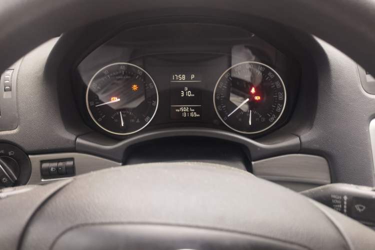 Used Skoda Octavia 2012 1.6L Automatic Yijie Edition Instrument Cluster